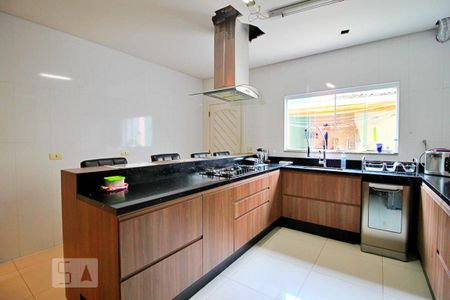 Casa à venda com 198m², 3 quartos e 3 vagasCozinha