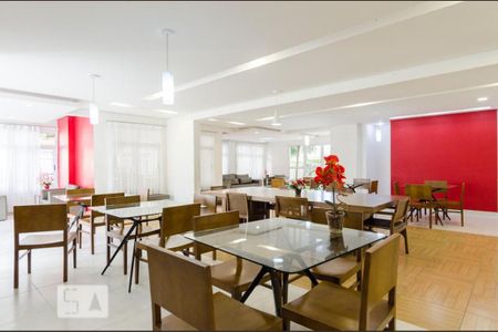 Apartamento à venda com 80m², 3 quartos e 2 vagas Apartamento à venda com 80m², 3 quartos e 2 vagasSalão festa