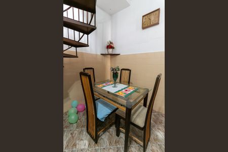 Casa à venda com 160m², 4 quartos e 2 vagas Casa à venda com 160m², 4 quartos e 2 vagasCozinha