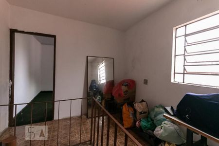 Casa à venda com 160m², 4 quartos e 2 vagas Casa à venda com 160m², 4 quartos e 2 vagasHall