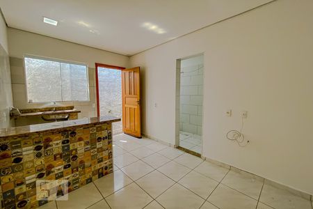 Sala de casa para alugar com 1 quarto, 50m² em Vila Invernada, São Paulo