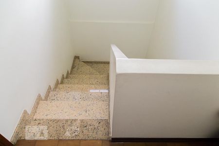 Casa à venda com 146m², 3 quartos e 2 vagasEscada