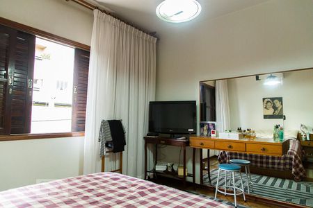 Casa à venda com 146m², 3 quartos e 2 vagasSuíte