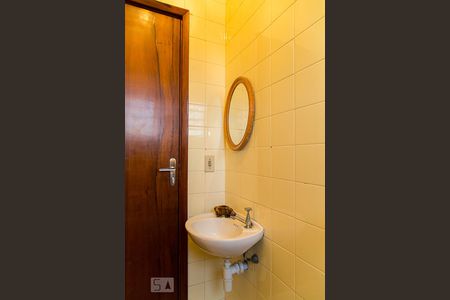 Casa à venda com 146m², 3 quartos e 2 vagasBanheiro de serviço