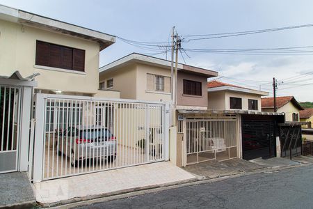 Casa à venda com 146m², 3 quartos e 2 vagasFachada