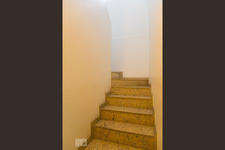 Casa à venda com 146m², 3 quartos e 2 vagasEscada