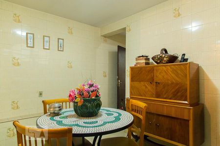 Casa à venda com 146m², 3 quartos e 2 vagasSala do subsolo