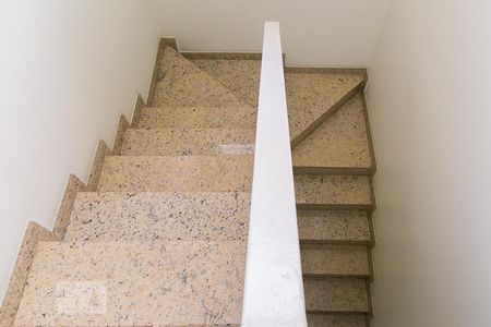 Casa à venda com 146m², 3 quartos e 2 vagasEscada