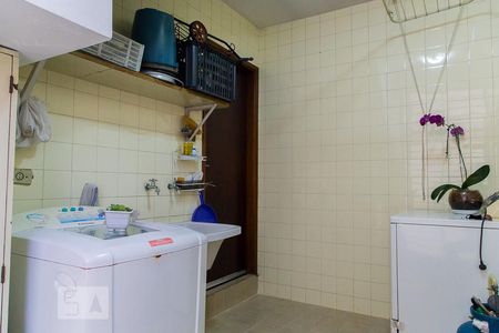 Casa à venda com 146m², 3 quartos e 2 vagasÁrea de serviço