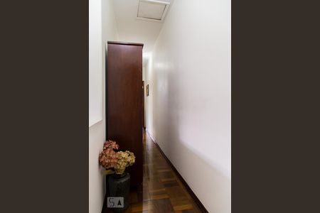 Casa à venda com 146m², 3 quartos e 2 vagasCorredor