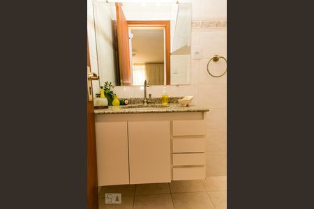 Lavabo de casa para alugar com 3 quartos, 400m² em Jardim Leonor Mendes de Barros, São Paulo