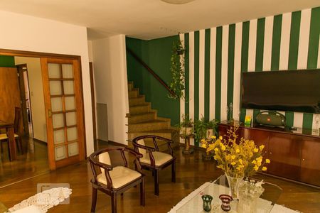 Sala de TV de casa à venda com 3 quartos, 400m² em Jardim Leonor Mendes de Barros, São Paulo