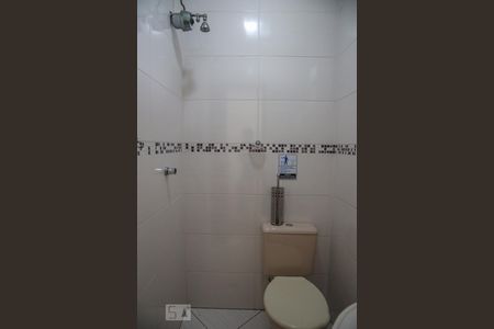 Casa à venda com 248m², 3 quartos e 6 vagasBanheiro de Serviço