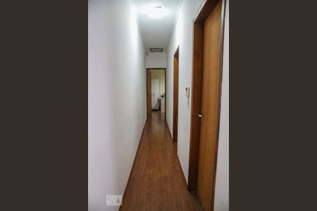 Casa à venda com 248m², 3 quartos e 6 vagasCorredor