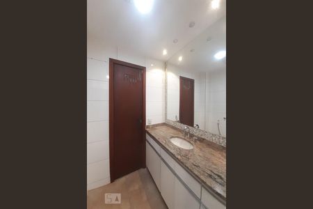 Apartamento à venda com 142m², 3 quartos e 2 vagasBanheiro da Suíte