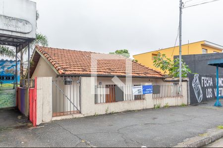 Casa à venda com 182m², 2 quartos e sem vaga Casa à venda com 182m², 2 quartos e sem vagaFachada