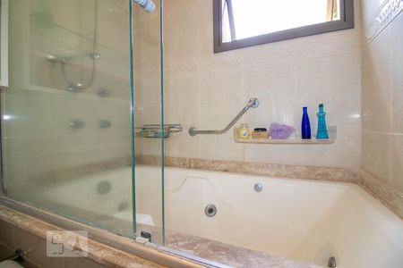 Apartamento à venda com 122m², 3 quartos e 2 vagasBanheiro da Suíte