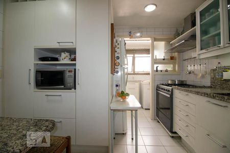 Apartamento à venda com 122m², 3 quartos e 2 vagasCozinha