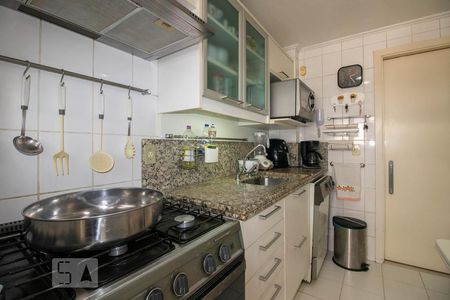Apartamento à venda com 122m², 3 quartos e 2 vagasCozinha