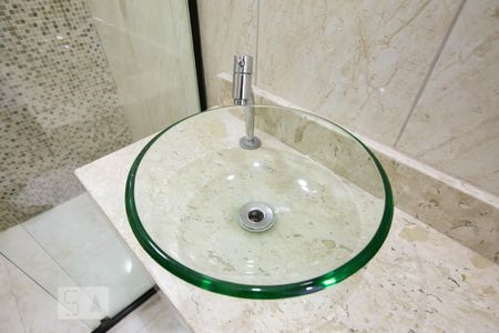 Casa à venda com 175m², 2 quartos e 2 vagasDetalhe banheiro