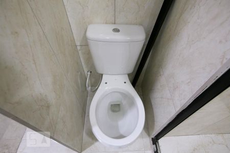 Casa à venda com 175m², 2 quartos e 2 vagasDetalhe banheiro