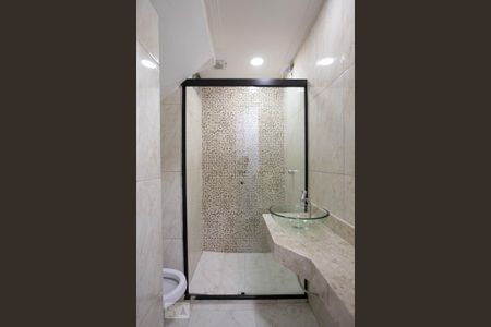 Casa à venda com 175m², 2 quartos e 2 vagasBanheiro Suíte 1