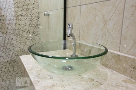 Casa à venda com 175m², 2 quartos e 2 vagasDetalhe banheiro