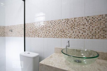 Casa à venda com 175m², 2 quartos e 2 vagasBanheiro Suíte 2