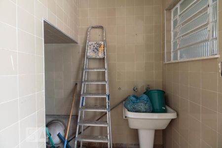 Casa à venda com 300m², 8 quartos e 9 vagas Casa à venda com 300m², 8 quartos e 9 vagasÁrea de serviço 1