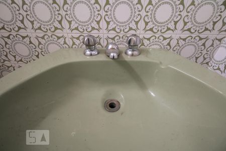 Casa à venda com 300m², 8 quartos e 9 vagas Casa à venda com 300m², 8 quartos e 9 vagasBanheiro Social