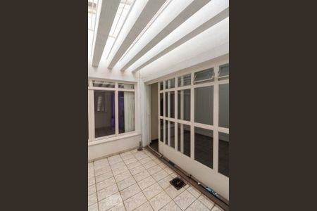 Casa à venda com 300m², 8 quartos e 9 vagas Casa à venda com 300m², 8 quartos e 9 vagasJardim de inverno