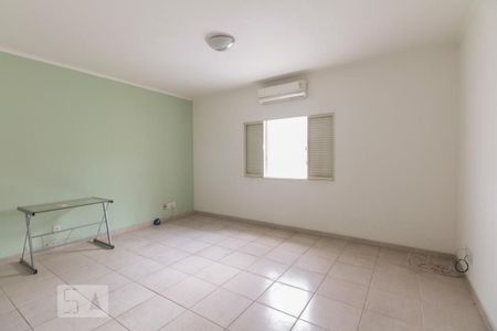 Casa à venda com 300m², 8 quartos e 9 vagas Casa à venda com 300m², 8 quartos e 9 vagasSuíte
