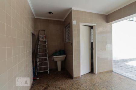 Casa à venda com 300m², 8 quartos e 9 vagas Casa à venda com 300m², 8 quartos e 9 vagasÁrea de serviço 1