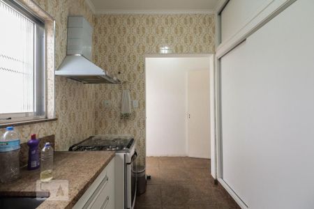 Casa à venda com 300m², 8 quartos e 9 vagas Casa à venda com 300m², 8 quartos e 9 vagasCozinha