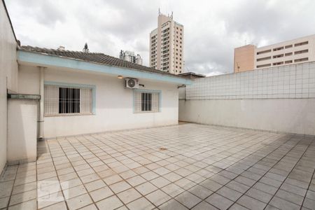 Casa à venda com 300m², 8 quartos e 9 vagas Casa à venda com 300m², 8 quartos e 9 vagasQuintal