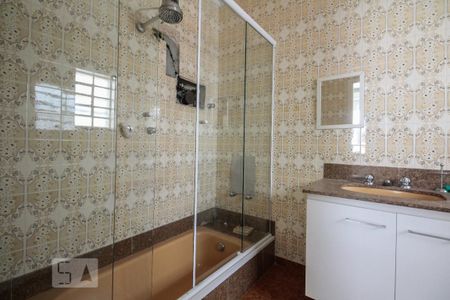 Casa à venda com 300m², 8 quartos e 9 vagas Casa à venda com 300m², 8 quartos e 9 vagasBanheiro Suíte