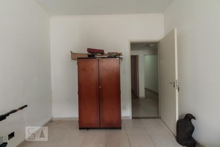 Casa à venda com 300m², 8 quartos e 9 vagas Casa à venda com 300m², 8 quartos e 9 vagasQuarto 4