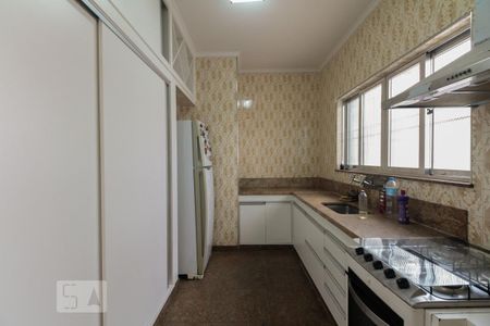 Casa à venda com 300m², 8 quartos e 9 vagas Casa à venda com 300m², 8 quartos e 9 vagasCozinha