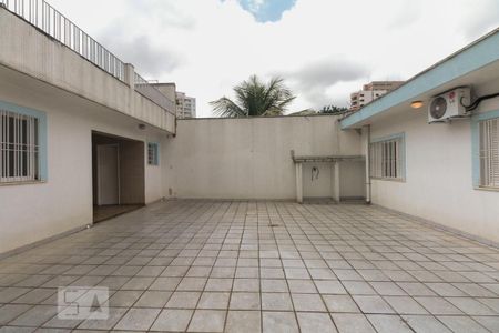 Casa à venda com 300m², 8 quartos e 9 vagas Casa à venda com 300m², 8 quartos e 9 vagasQuintal