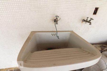 Casa à venda com 300m², 8 quartos e 9 vagas Casa à venda com 300m², 8 quartos e 9 vagasÁrea de serviço 2