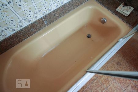 Casa à venda com 300m², 8 quartos e 9 vagas Casa à venda com 300m², 8 quartos e 9 vagasBanheiro Suíte