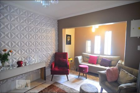 Sala de casa de condomínio à venda com 2 quartos, 140m² em Olaria, Canoas
