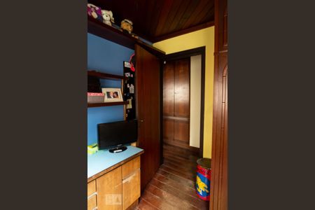 Apartamento à venda com 255m², 5 quartos e 2 vagasQuarto 2