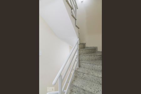 Escada de casa à venda com 2 quartos, 148m² em Parque Jaçatuba, Santo André