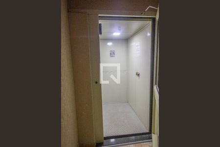 Apartamento à venda com 42m², 2 quartos e 1 vaga Apartamento à venda com 42m², 2 quartos e 1 vagaElevador