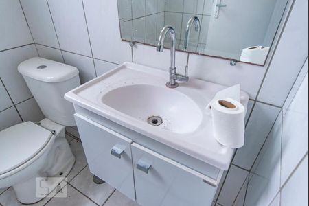 Banheiro - pia de apartamento para alugar com 2 quartos, 44m² em Parque das Nações, Santo André