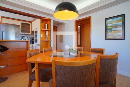 Sala de jantar de apartamento para alugar com 3 quartos, 101m² em São João, Porto Alegre