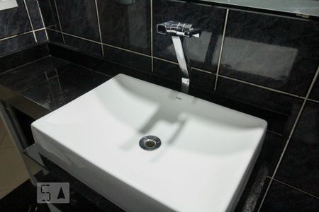 Casa à venda com 159m², 4 quartos e 1 vagaBanheiro