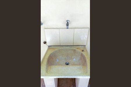 Casa para alugar com 60m², 1 quarto e sem vagaÁrea de Serviço - Tanque