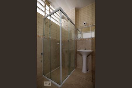 Banheiro de kitnet/studio para alugar com 1 quarto, 43m² em Campos Elíseos, São Paulo